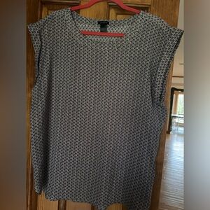 Ann Taylor Half Sleeve Blouse Top Women’s XL Plum Dot Pattern Office Shirt